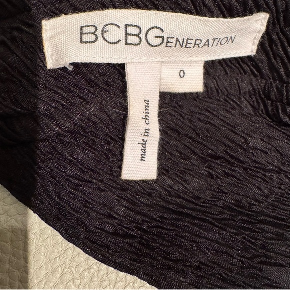 BCBGeneration Black Mesh Cutout Long Sleeve Dress Textured Size 0 - Picture 7 of 9